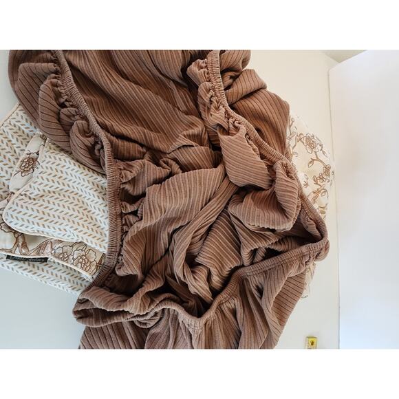 Vintage DWELL STUDIO Blossom Blush Crib Bedding Set (1-Fitted Sheet, 1- Blanket) - Picture 3 of 13